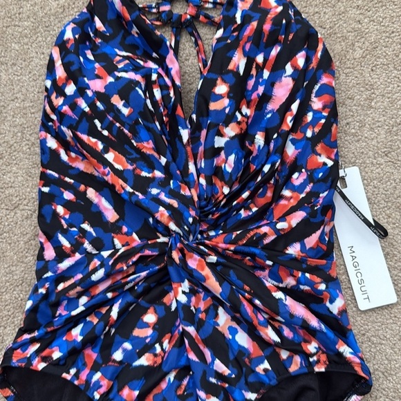NWT Magicsuit Drew Cross Back V Neckline in Burano One Piece Swimsuit Size 8 - Picture 4 of 10